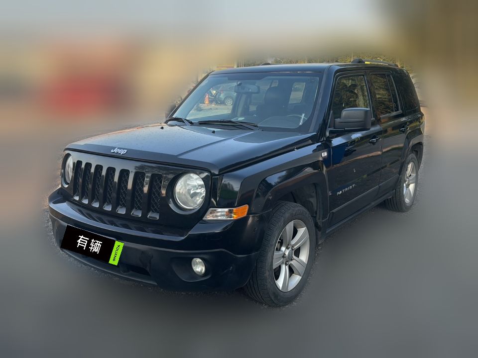 Jeep Patriot 2014 2.4 AT 4WD Luxury Navigation Edition