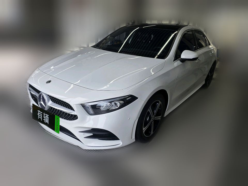 Mercedes-Benz A 200 L 2022 1.3T DCT Sport