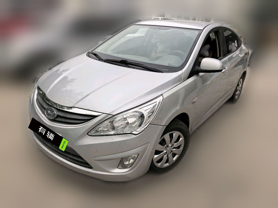 Hyundai Verna Sedan 2010 1.4 MT GS Comfort