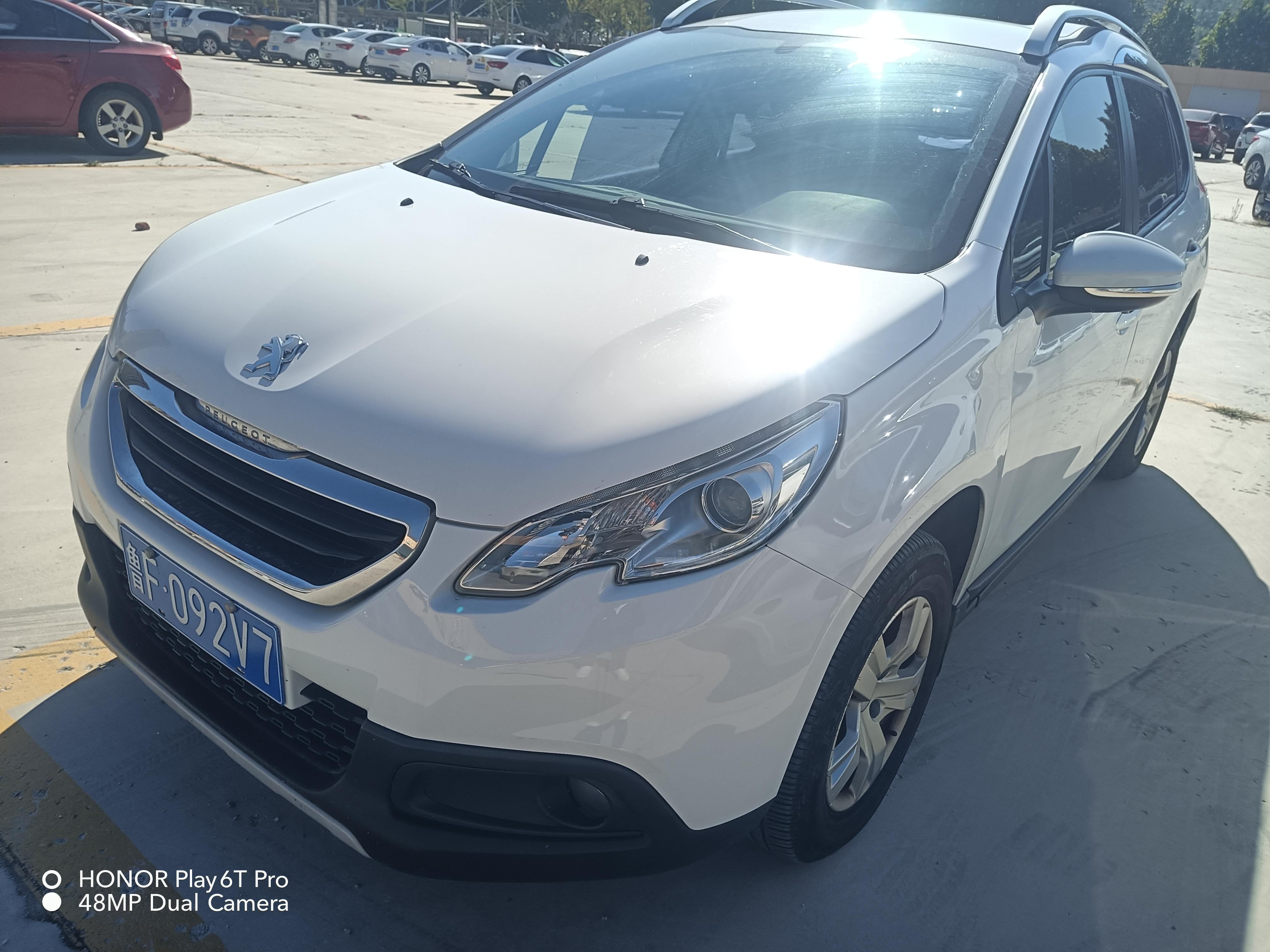Peugeot 2008 2014 1.6 AT Trend