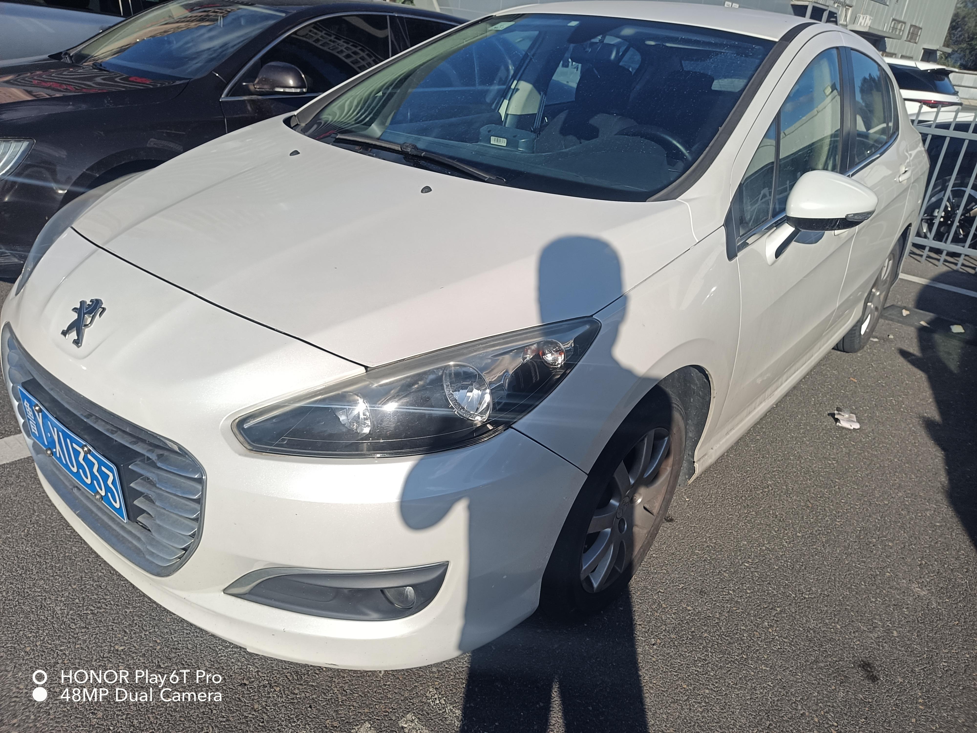 Peugeot 308 2014 1.6 MT Enjoy Edition