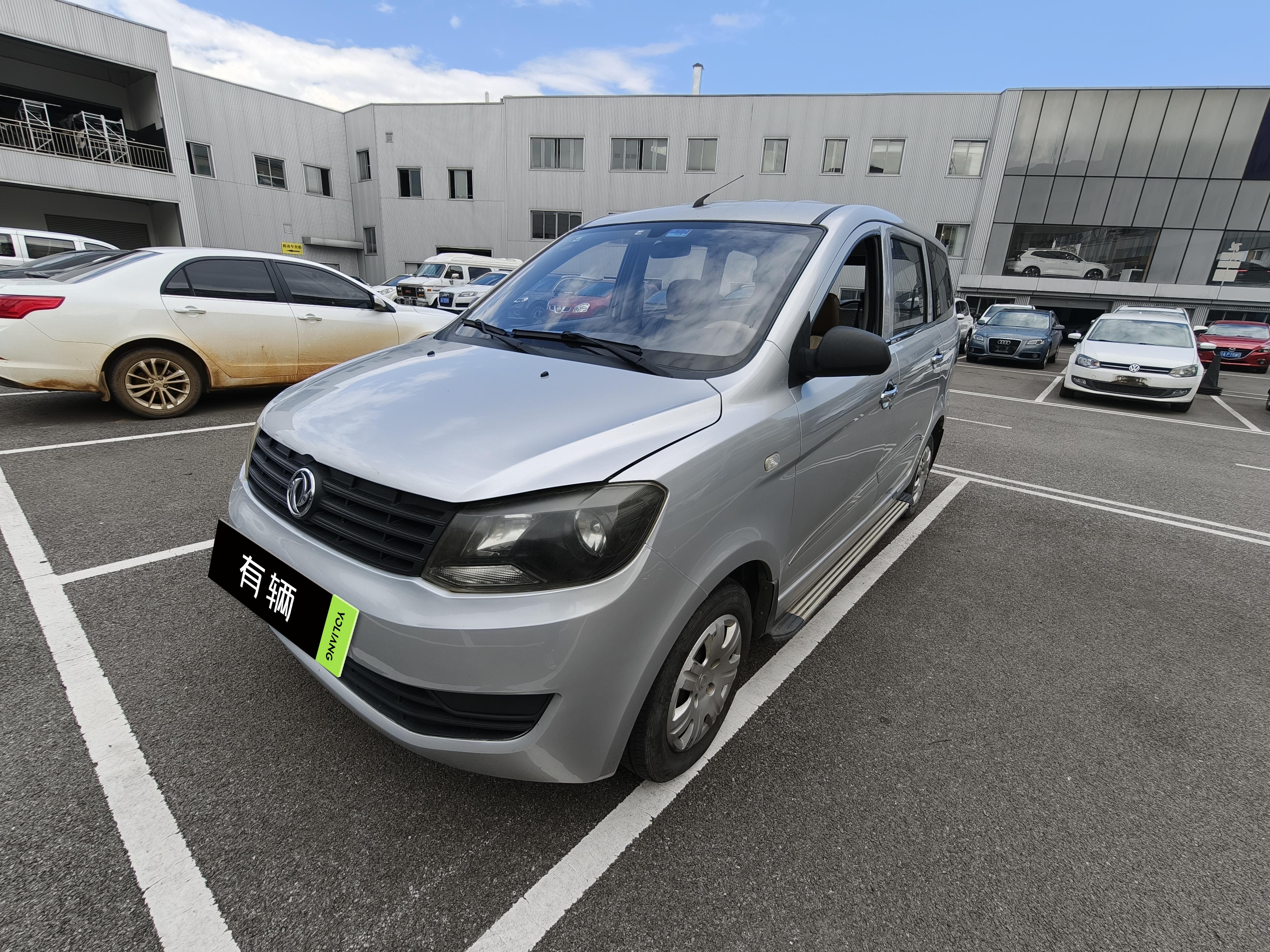 Dongfeng Fengguang 330 2014 1.5 Manual Base 7-8 Seater