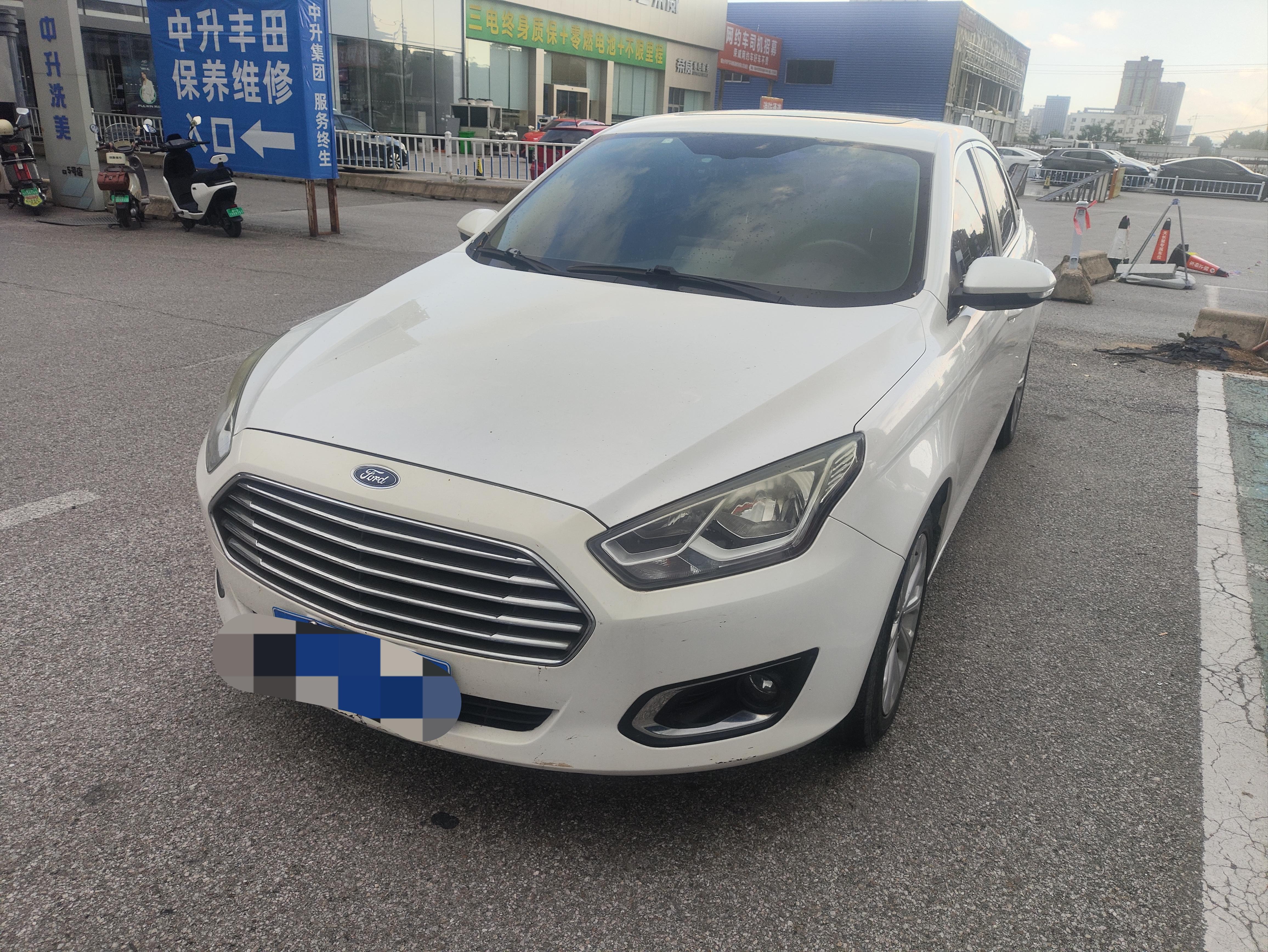 Ford Escort 2015 1.5 AT Fashion