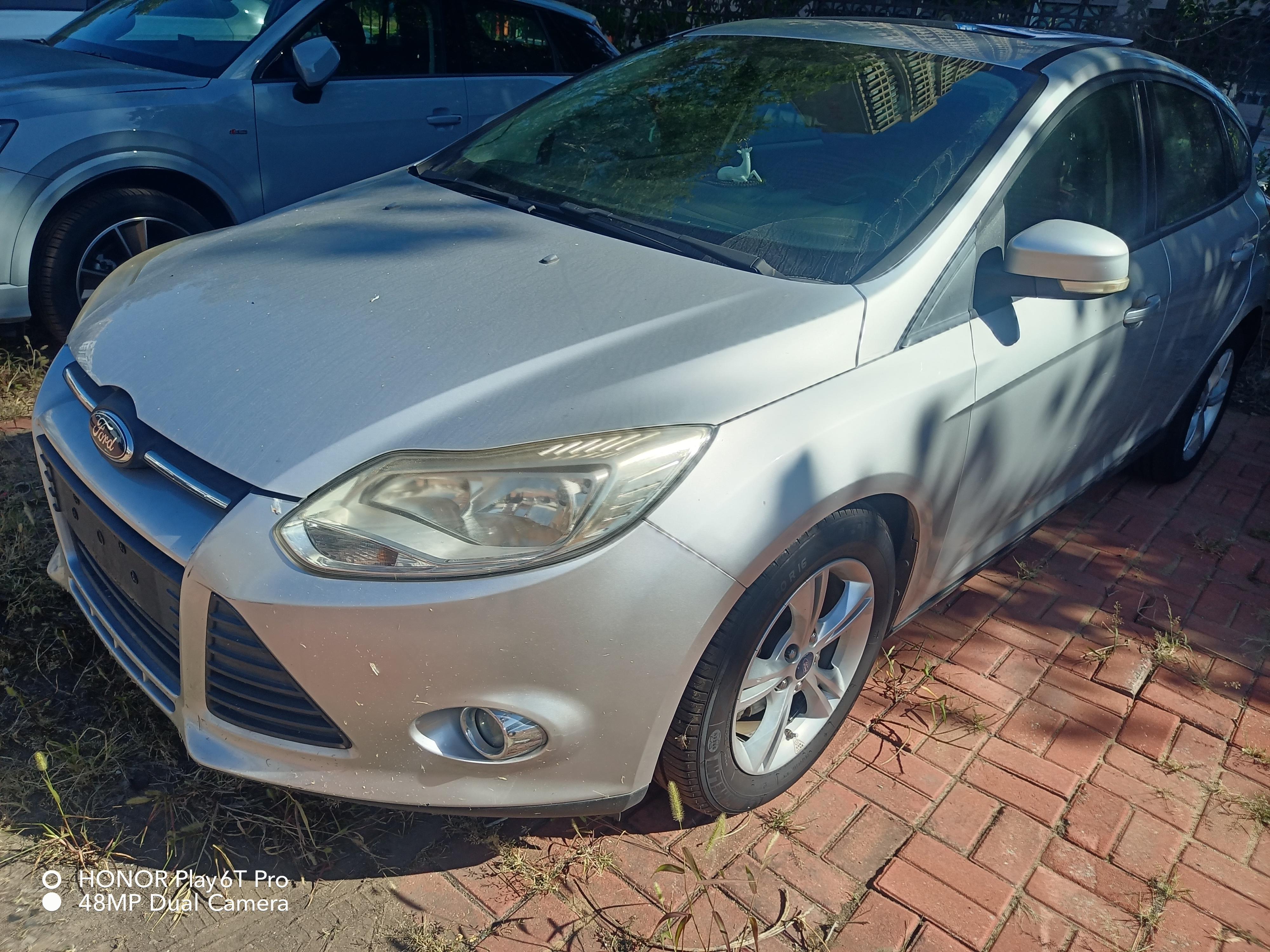 Ford Focus Hatchback 2012 1.6 DCT Comfort