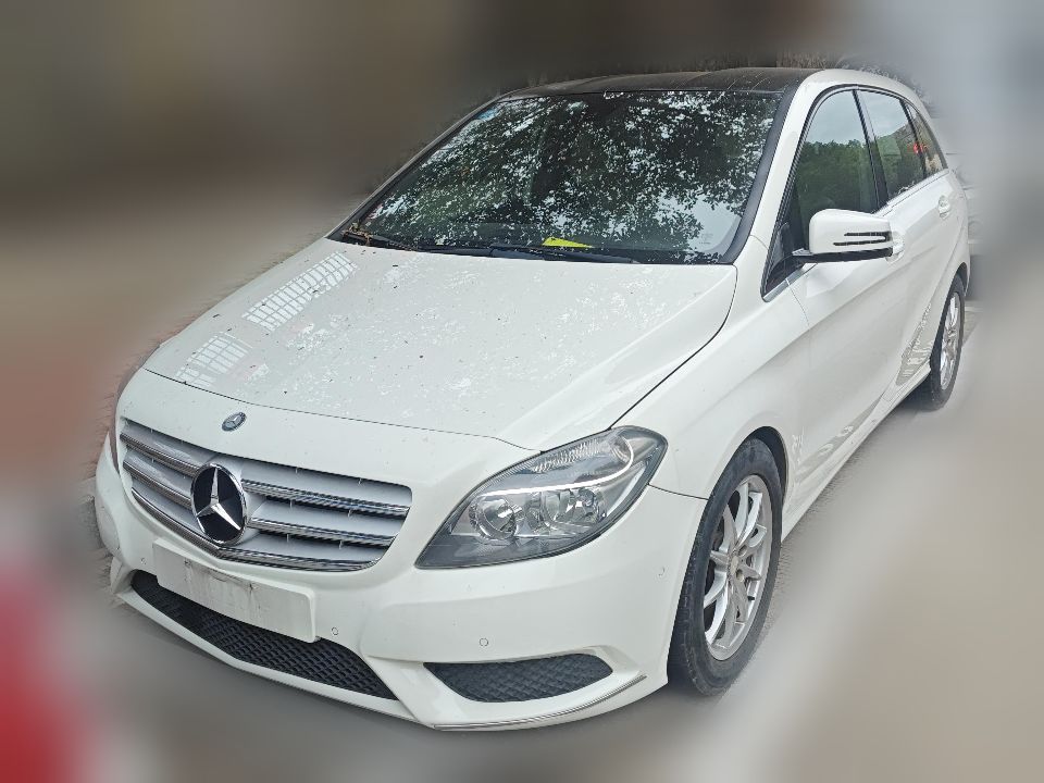 Mercedes-Benz B 180 2012 1.6T DCT