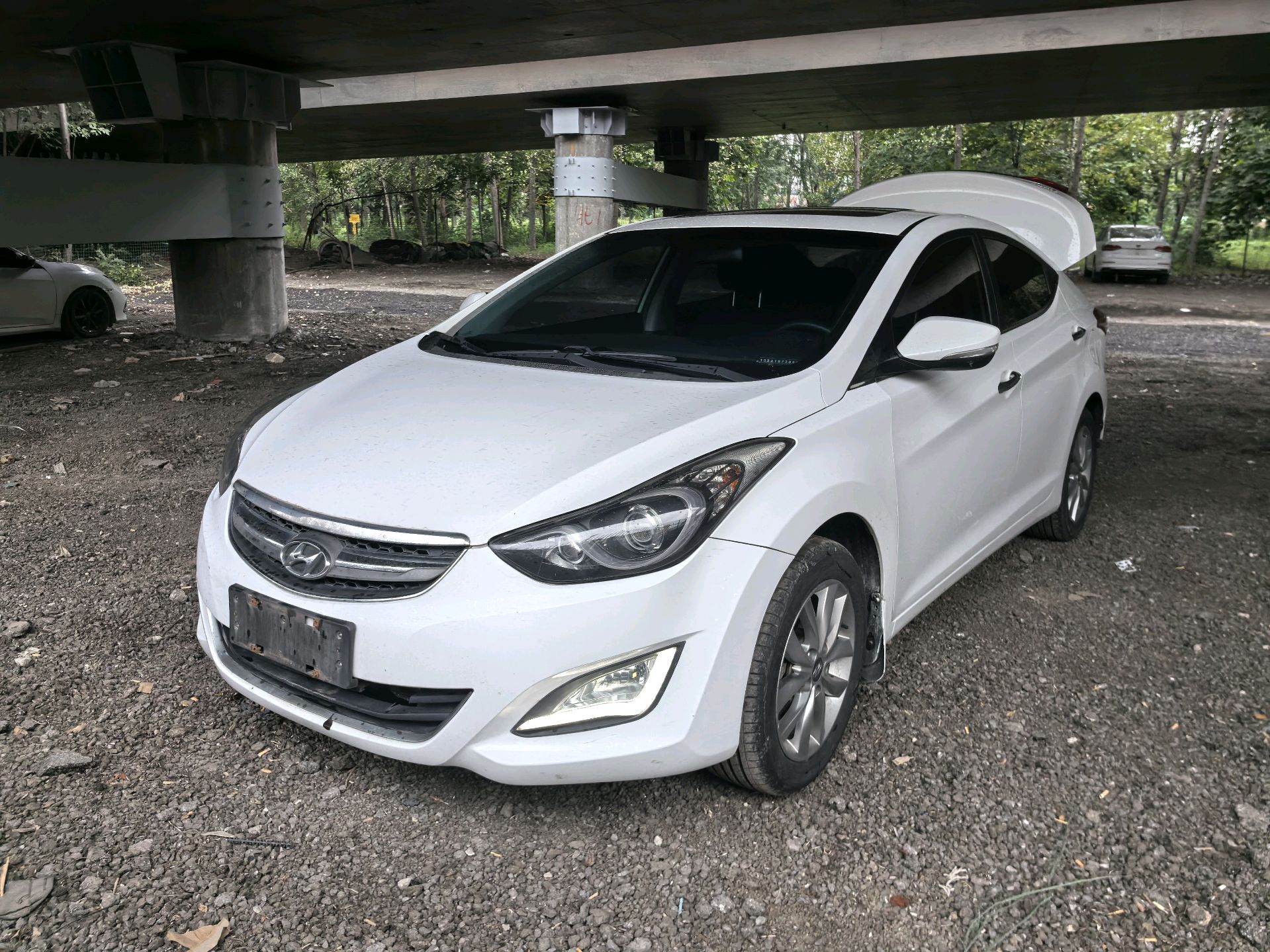 Hyundai Elantra Langdong 2015 1.6 AT GLX Leading