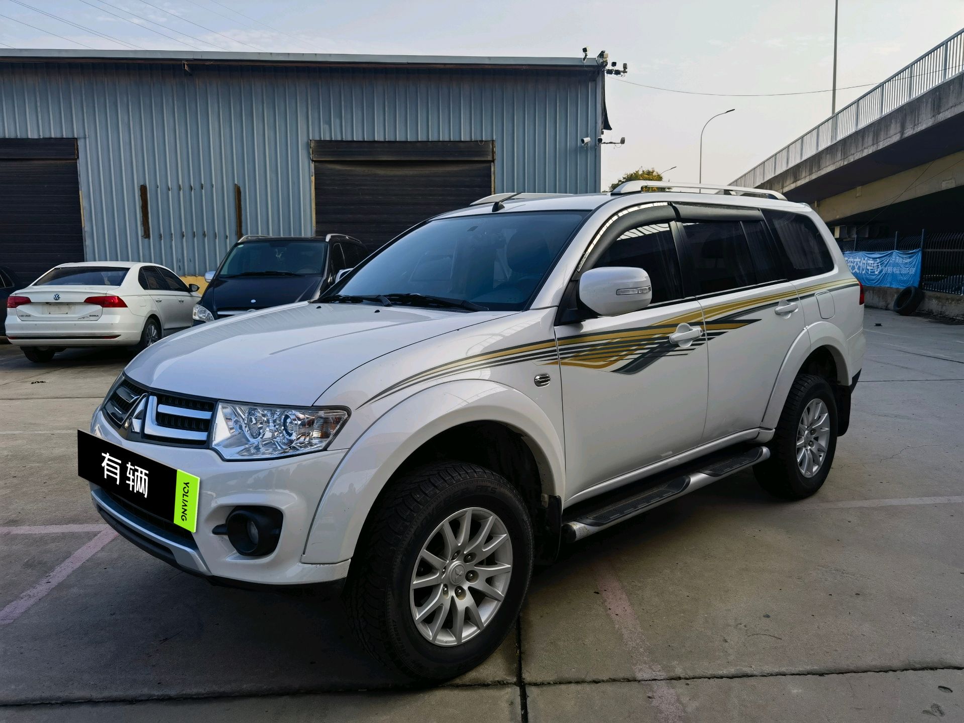 Mitsubishi Pajero Sport 2013 2.4 Manual 2WD Comfort