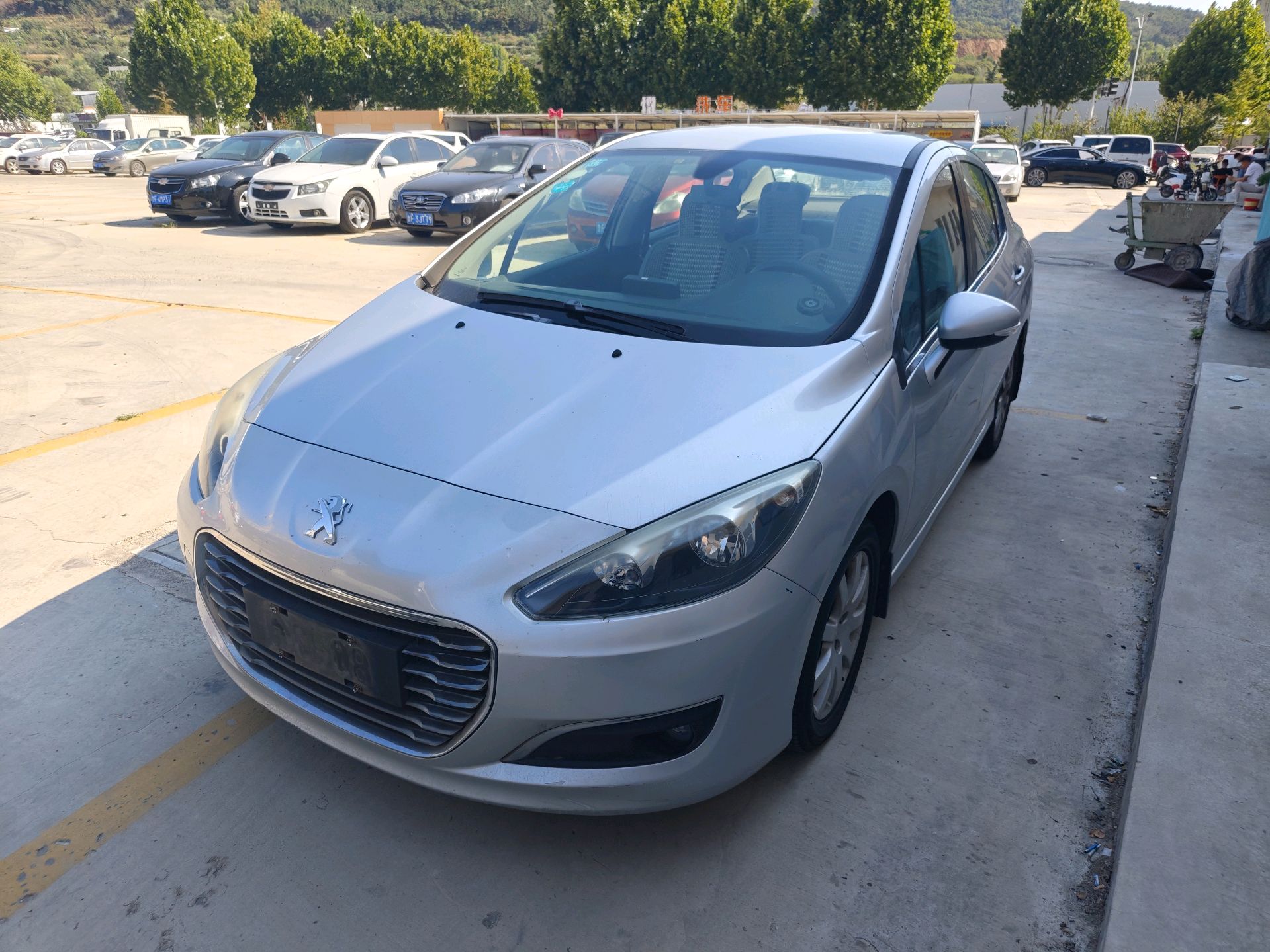 Peugeot 308 2013 1.6 Manual Premium Music Navigation Edition