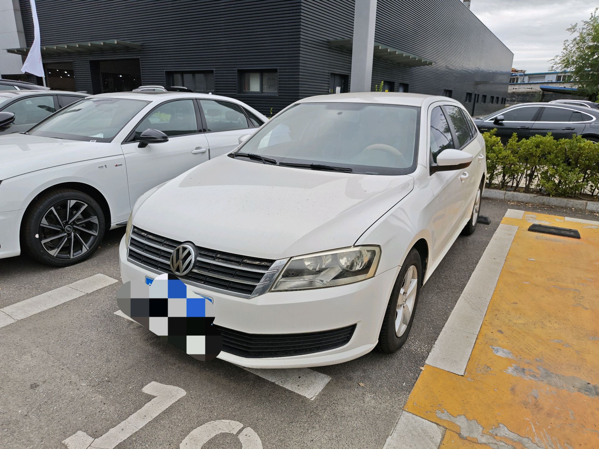 Volkswagen Gran Lavida 2013 1.6 AT Fashion