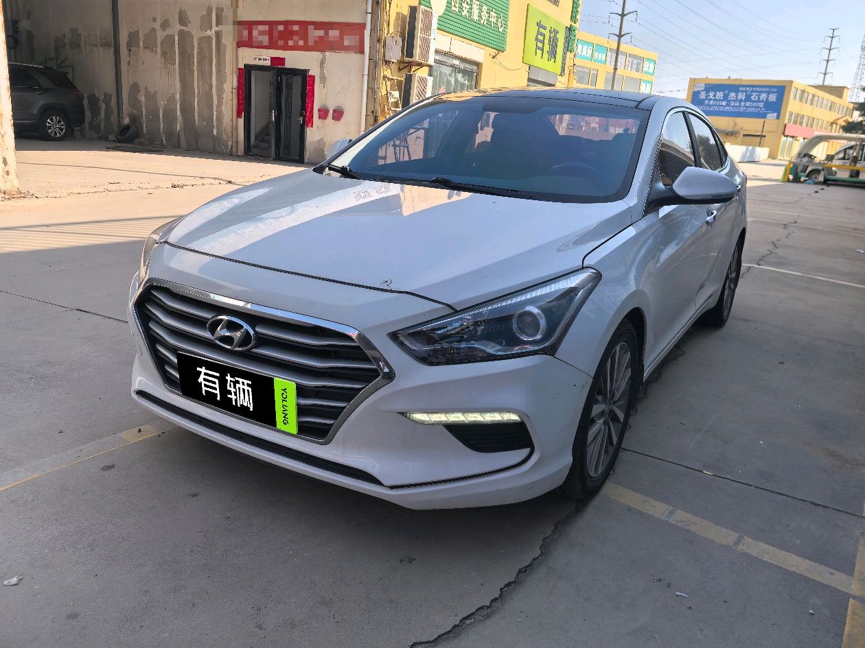 Hyundai Moinio 2017 1.8 AT DLX Premium