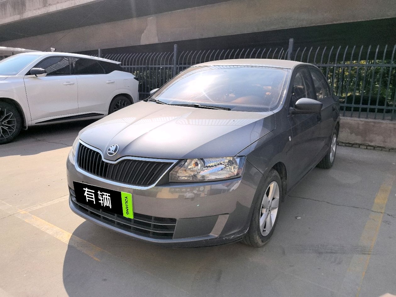 Skoda Rapid 2015 1.4 MT LeXuan