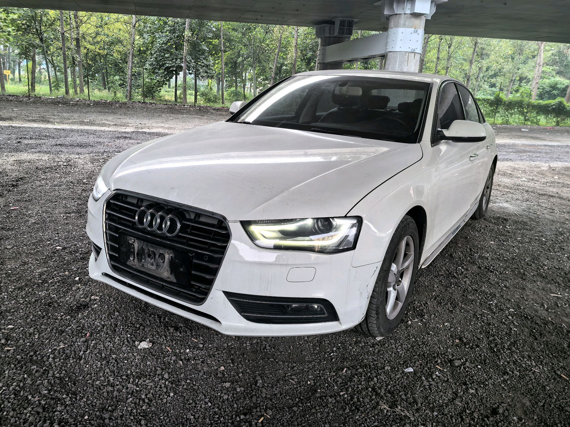 Audi A4L 2016 2.0TFSI CVT 35TFSI Standard