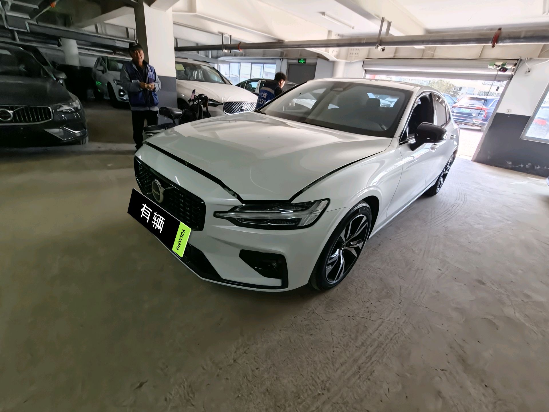 Volvo S60 48V 2025 2.0T AT B5 Zhiya Sport