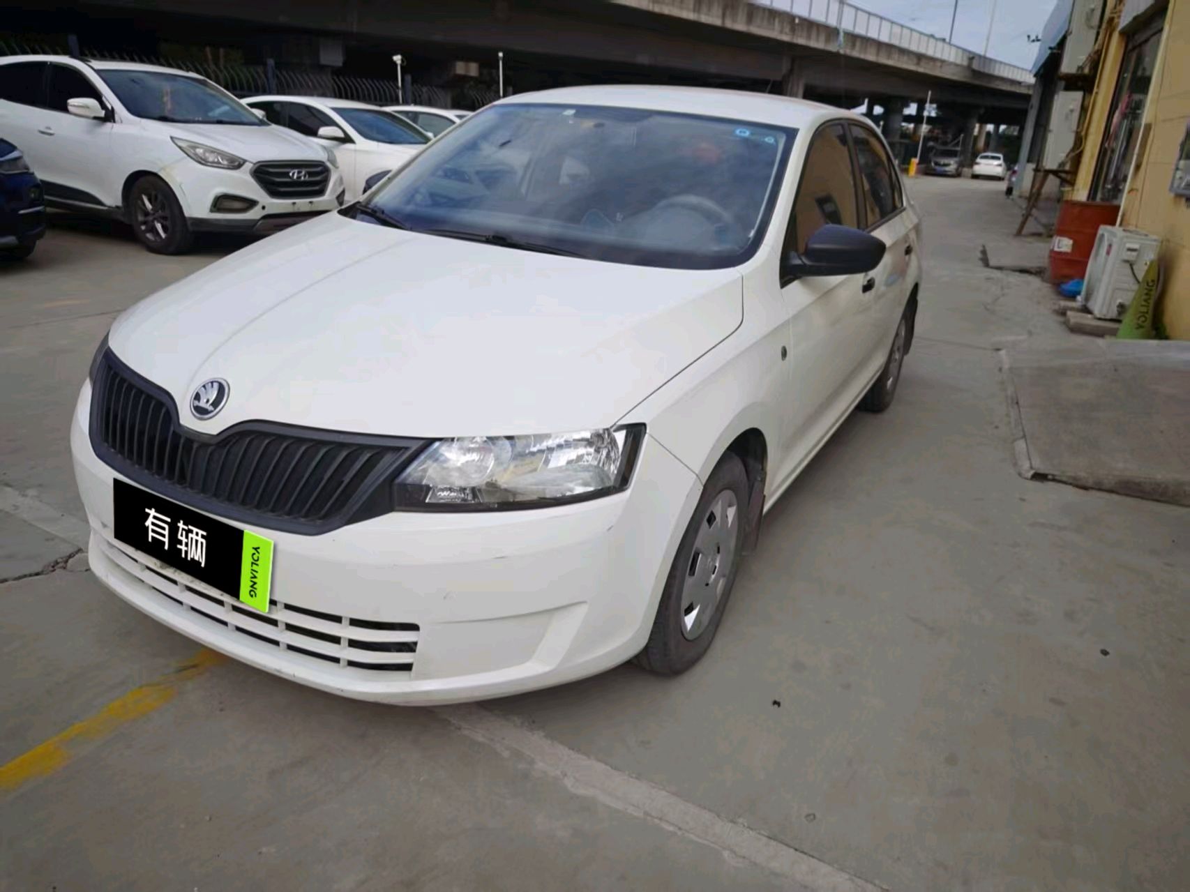 Skoda Rapid 2015 1.4 MT LeXuan