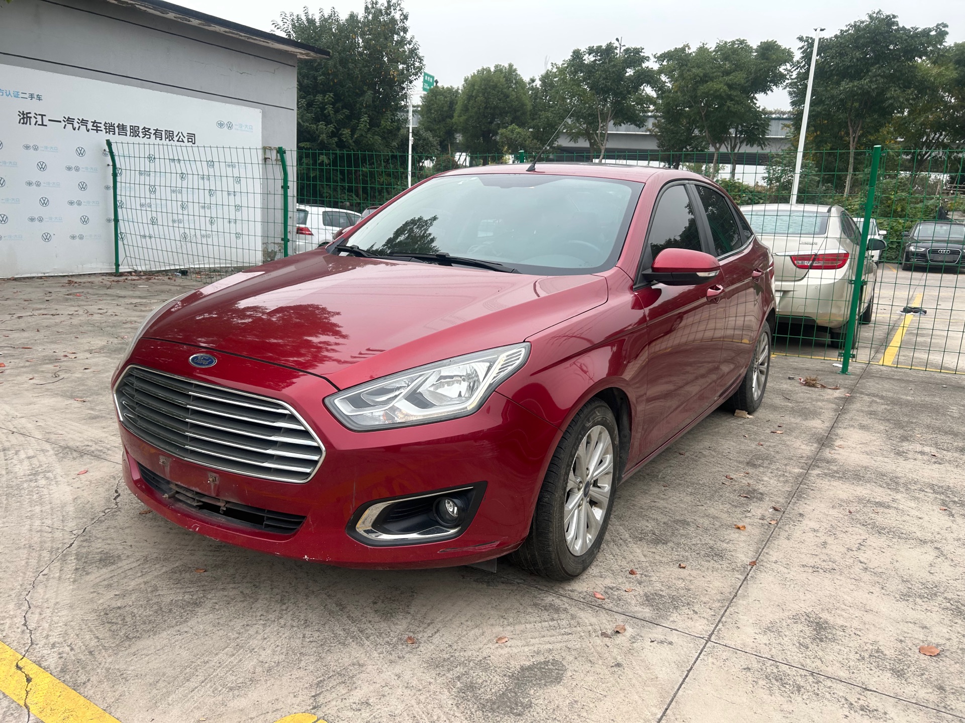 Ford Escort 2015 1.5 AT Fashion