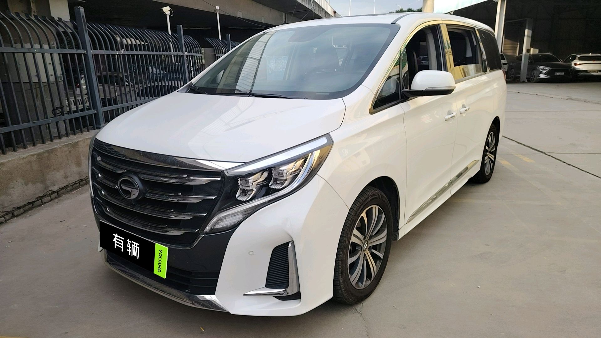 Trumpchi GM8 2020 2.0T AT 390T Premium Navigator Luxury