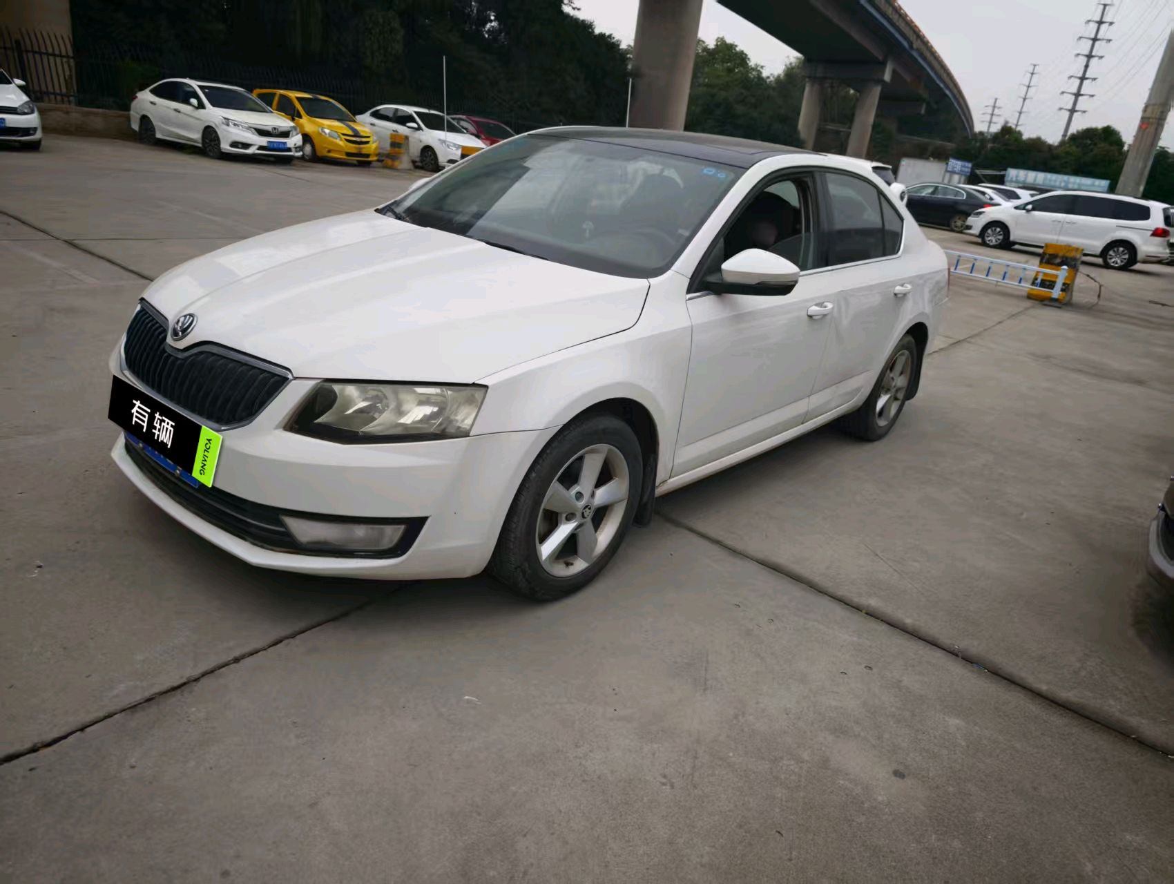 Skoda Octavia 2015 1.6 AT Yijun Edition