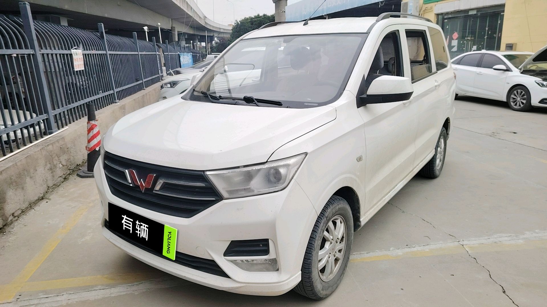 Wuling Hongguang S 2019 1.5 Manual Standard 5-Seater